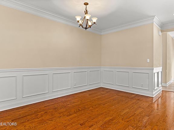 5th image of 824 Mackenzie Dr