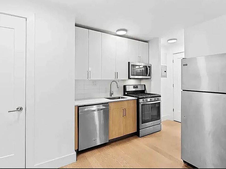 2nd image of 2300 5th Ave APT 5R