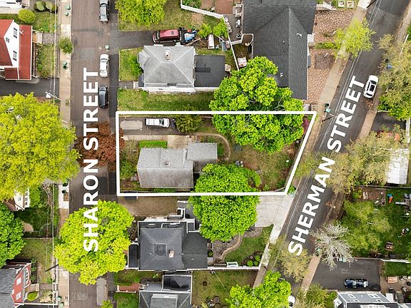 5th image of 17 Sharon St