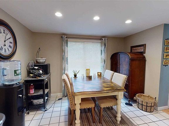 4th image of 140 Glen Hollow Dr