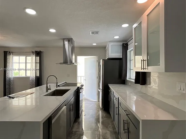 435 NW 19th Ln — Photo 13