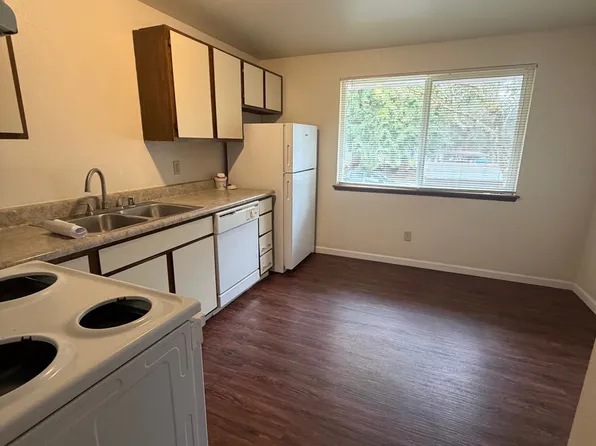 Panther Lake Lot 35, 34005 1st Cir S APT C, Federal Way, WA 98003