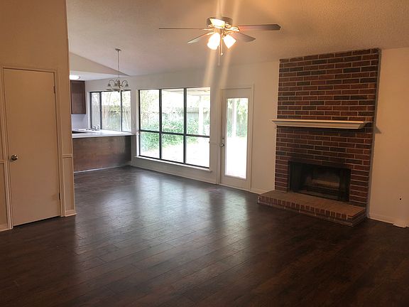 4th image of 6818 Holiday Ln