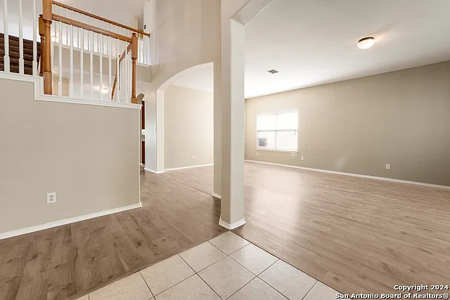 5 bed, 3.5 bath, 3623 sqft, $2,600 — Photo 4