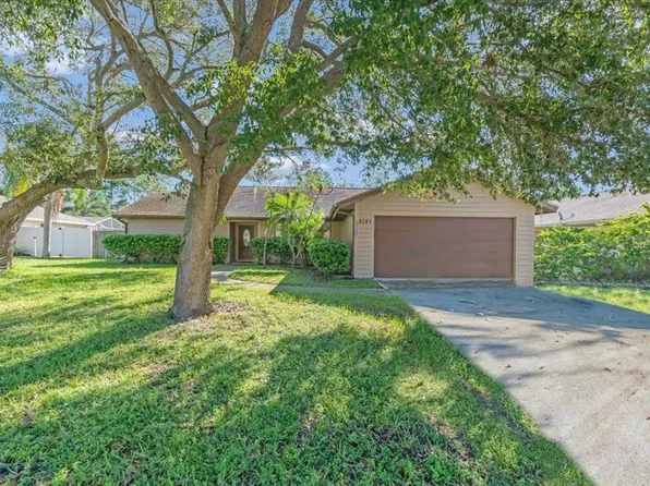 5151 Country Meadows Blvd, Sarasota, FL 34235