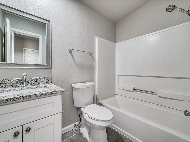 3501 Meadow Vista Cir — Photo 18