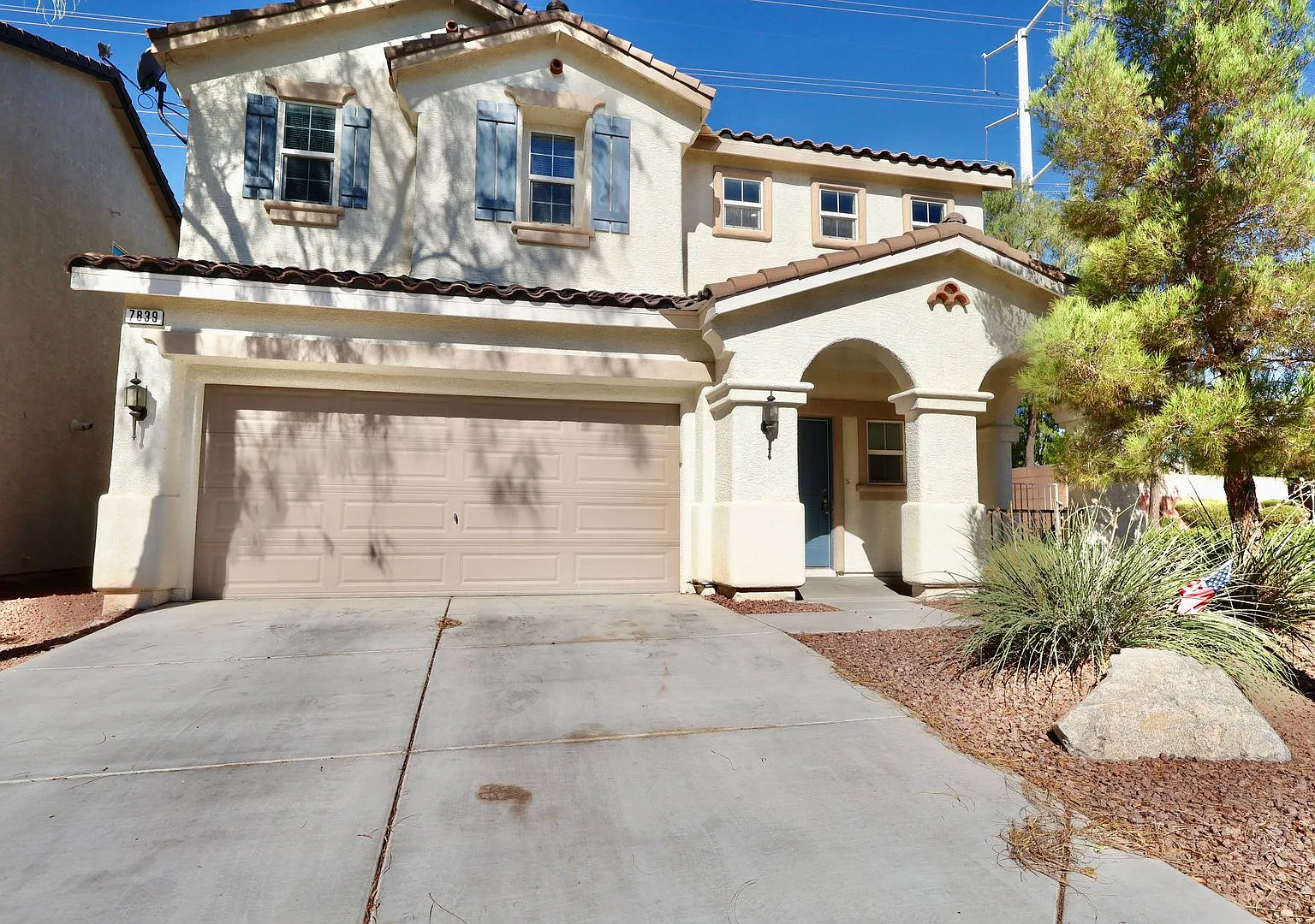 Beautiful 3 bedroom, 2.5 bath Providence home! — Photo 2