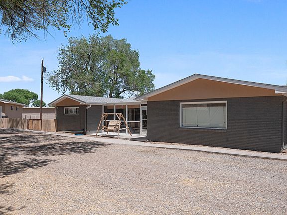 3rd image of 550 Esperanza Dr
