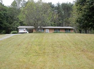 2880 Clarks Chapel Rd, Lenoir, NC 28645