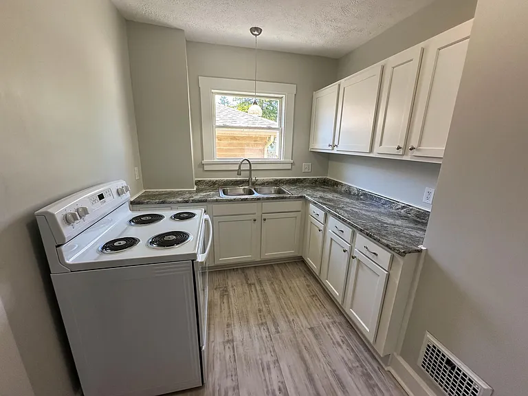 840 W Indianola Ave #1 — Photo 4