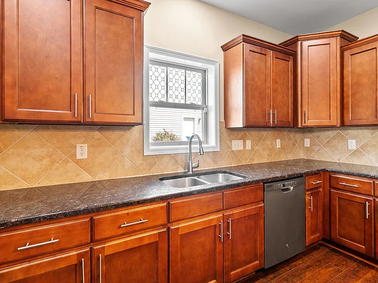 368 Exeter Dr — Photo 13