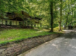 809 Old State Rd, Berwyn, PA 19312