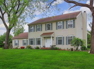 21 Whispering Pines Way, Piscataway, NJ 08854