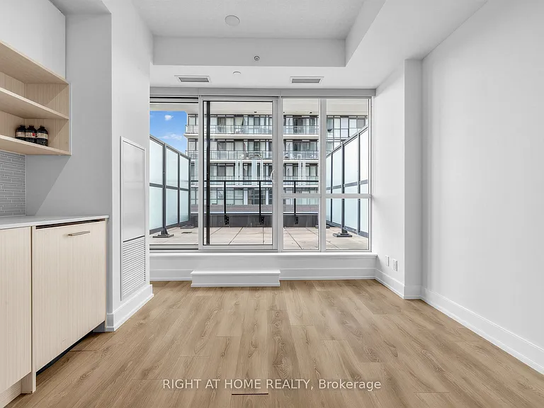 128 Fairview Mall Dr #509 — Photo 9