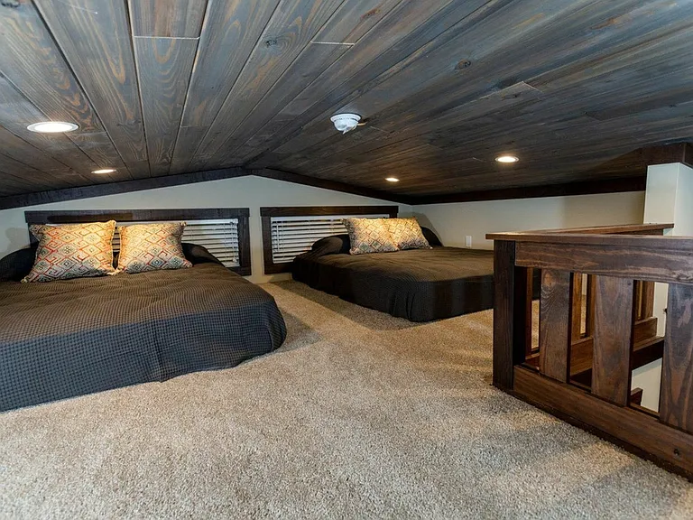 Oakley loft