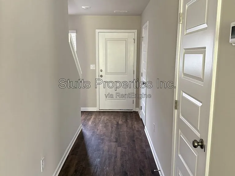 4137 Hudson Ct — Photo 7