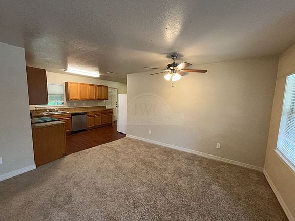 4th image of 1603 Massey St