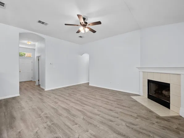 3009 Hanstrom Ct, Hutto, TX 78634