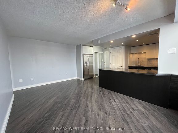 4th image of 300 Webb Dr #1007