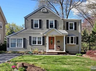 115 Kenwood Rd, River Edge, NJ 07661