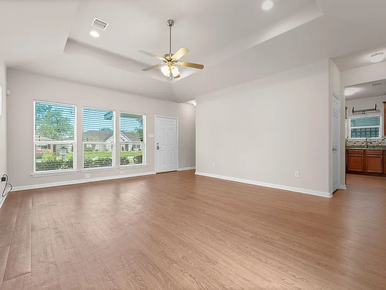 3548 Rebecca St — Photo 16
