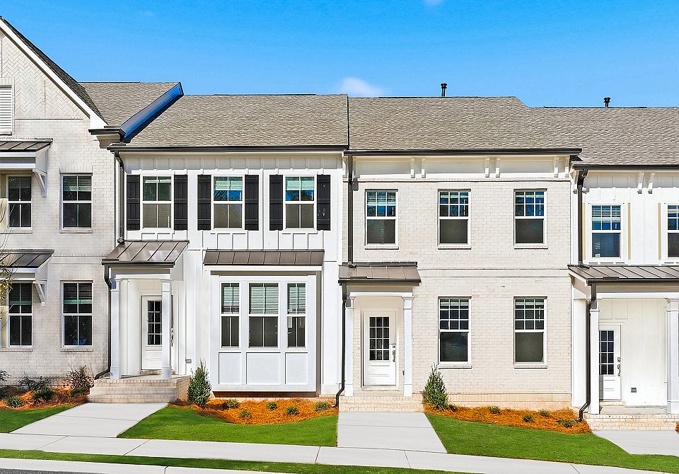 Towns Creekside Streetscape 2of3