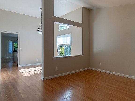 4th image of 1219 Chesapeake Dr