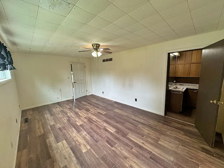 312 Jackson St — Photo 16