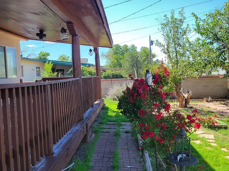 825 Grace St NE — Photo 24