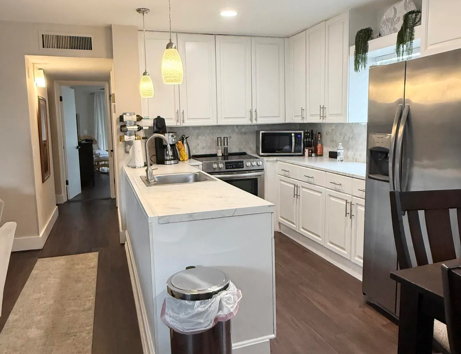 2 bed, 2.0 bath, 902 sqft, $3,000 — Photo 2