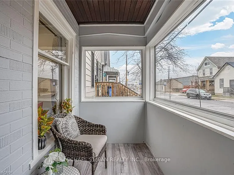 24 Vansitmart Ave — Photo 22
