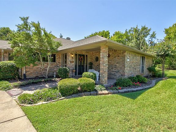 4th image of 313 Kiowa Dr E