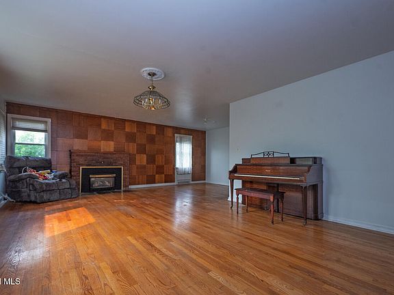 5th image of 360 S Manning Boulevard