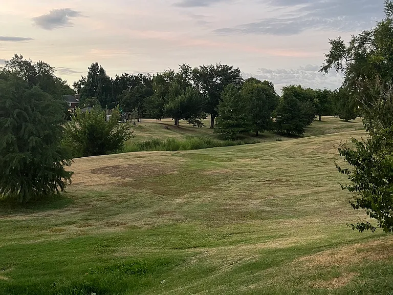 Edgemere Park just 3 blocks away