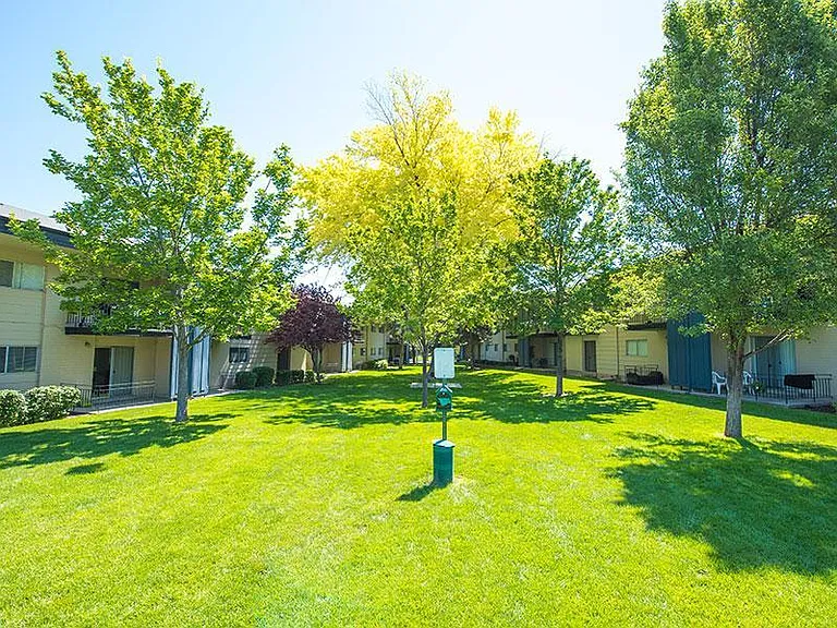 Aspenwood Apartments — Photo 6