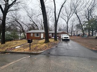 47 Arbutus St, Springfield, MA 01109