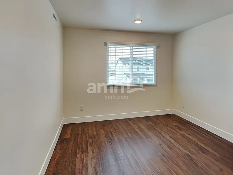 1052 S Woodsome Ave — Photo 13