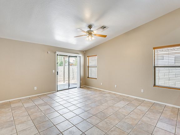 3rd image of 10769 W Windsor Ave