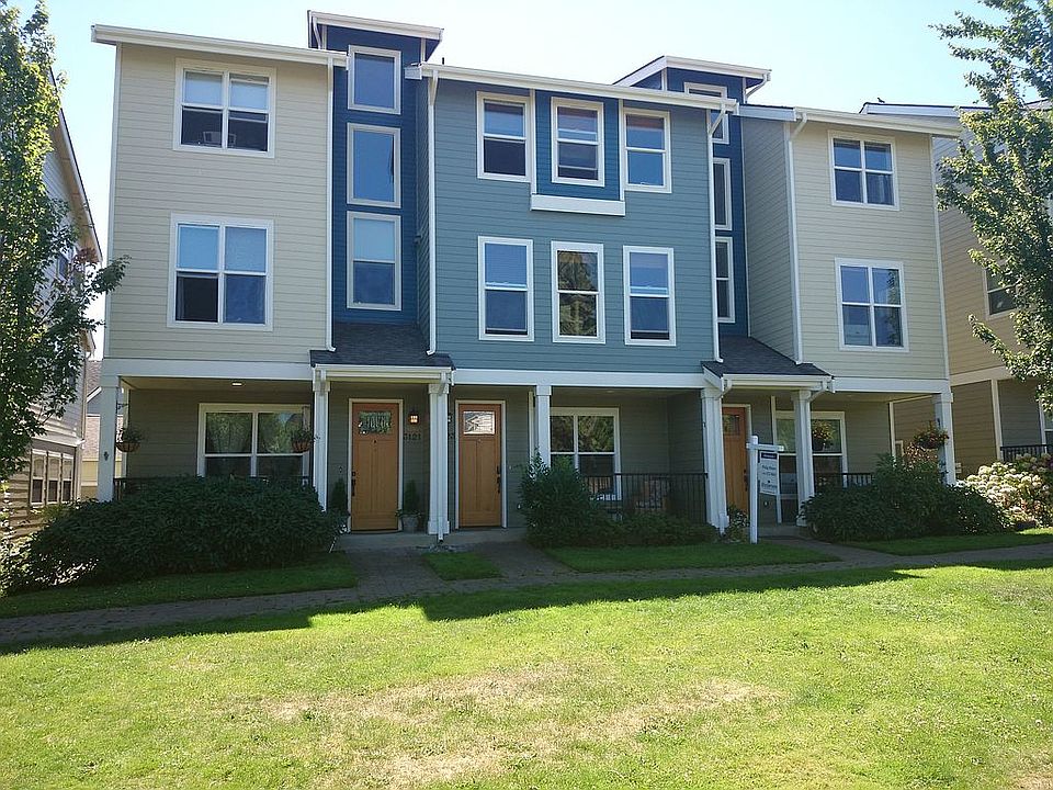 2nd image of 3121 SW Raymond St