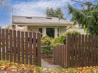 302 S Barton St, Kerrville, WA 98108