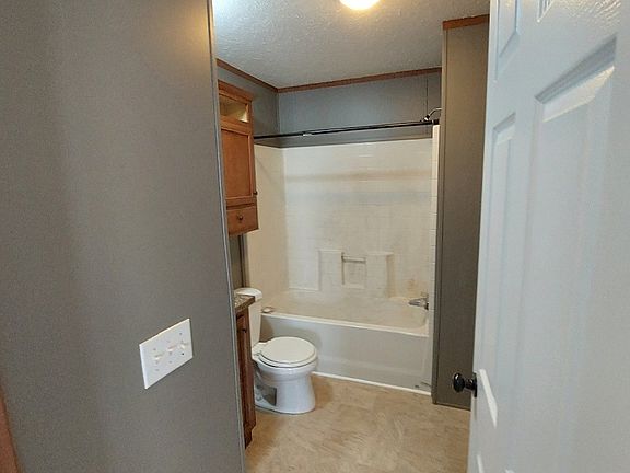 4th image of 20649 Piedmont Dr #357