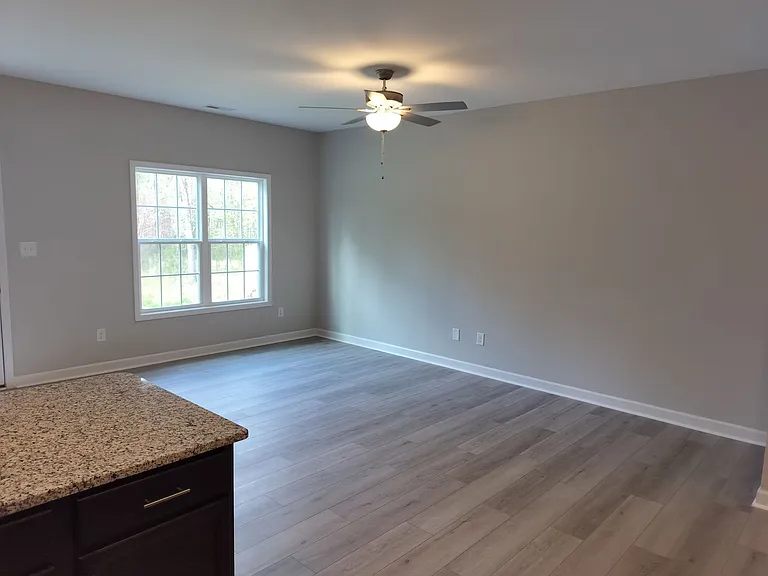 1051 McKay Dr — Photo 8