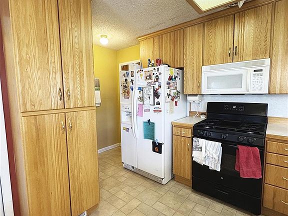 5th image of 222 Morrison Avenue