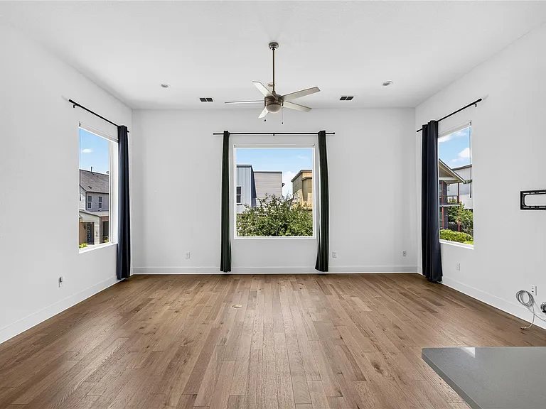 6105 Florencia Ln — Photo 10