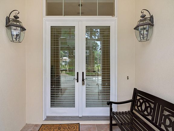 4th image of 3155 N Club Dr