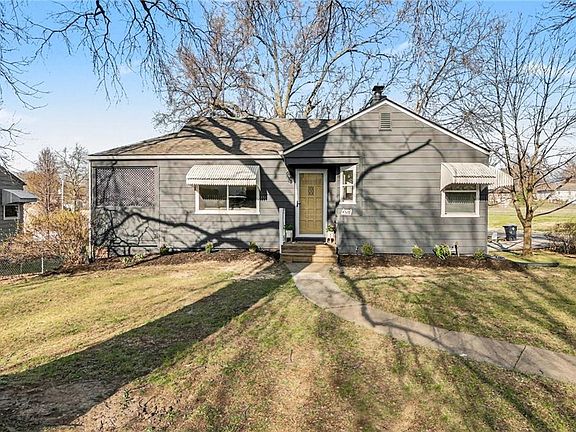 2nd image of 4526 N Bellefontaine Ave
