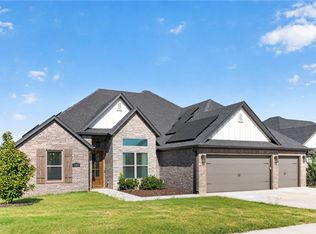 1805 Abbott Ln, Pea Ridge, AR 72751