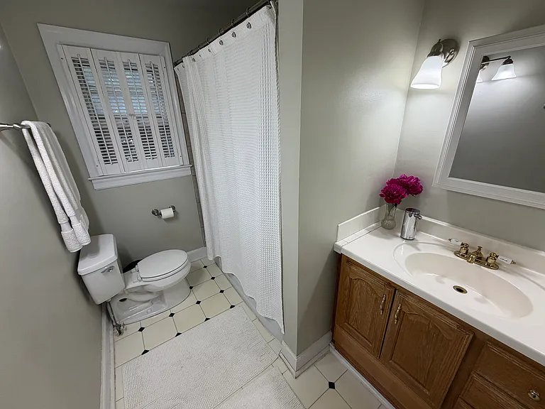 703 York Dr — Photo 6