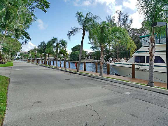 2nd image of 6453 Bay Club Dr APT 1