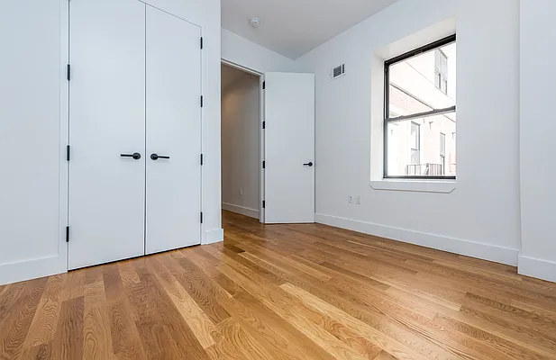 Rented by Nooklyn NYC LLC | media 28
